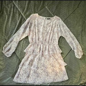 Long sleeve floral printed dress.